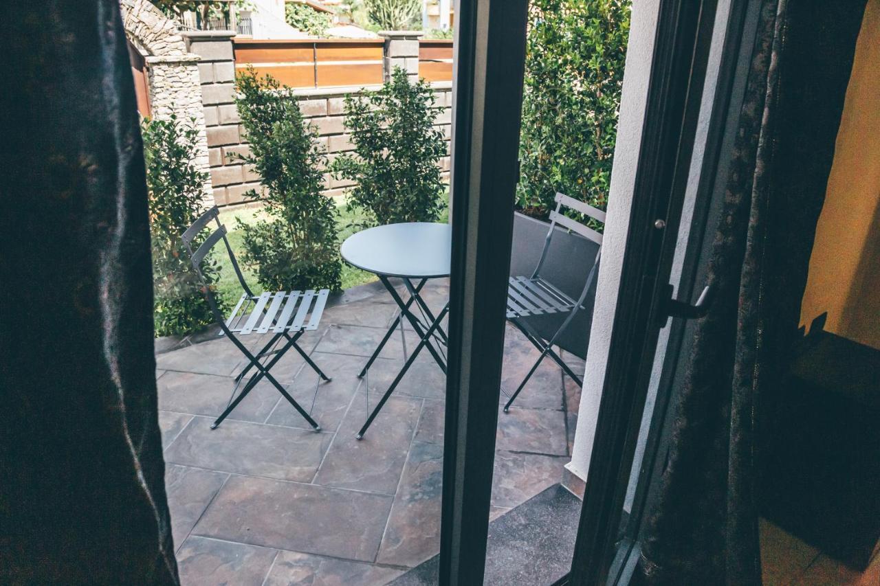 Bed and Breakfast Eksotika Oliveri Exterior foto