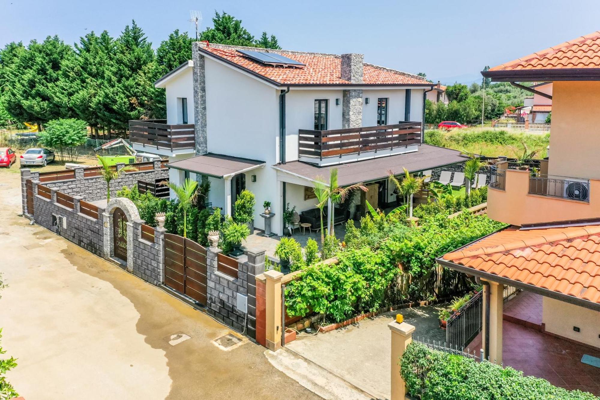 Bed and Breakfast Eksotika Oliveri Exterior foto